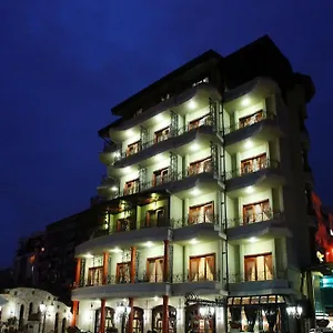 4* Hotel Dinasty
